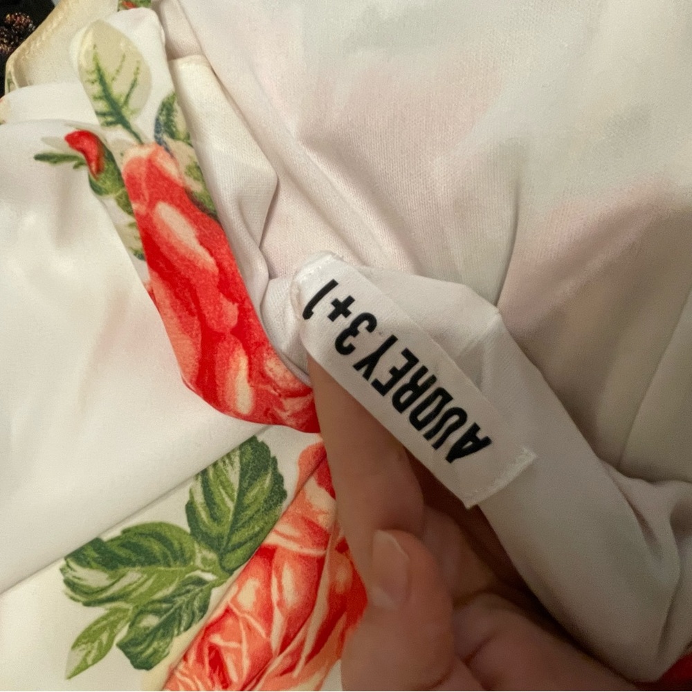 Bought from small boutique, worn 4-5 times, very comfortable - Picture 2 of 4